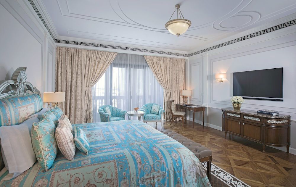 Palazzo Versace Дубай Екстериор снимка A bedroom at the Taj Mahal Palace