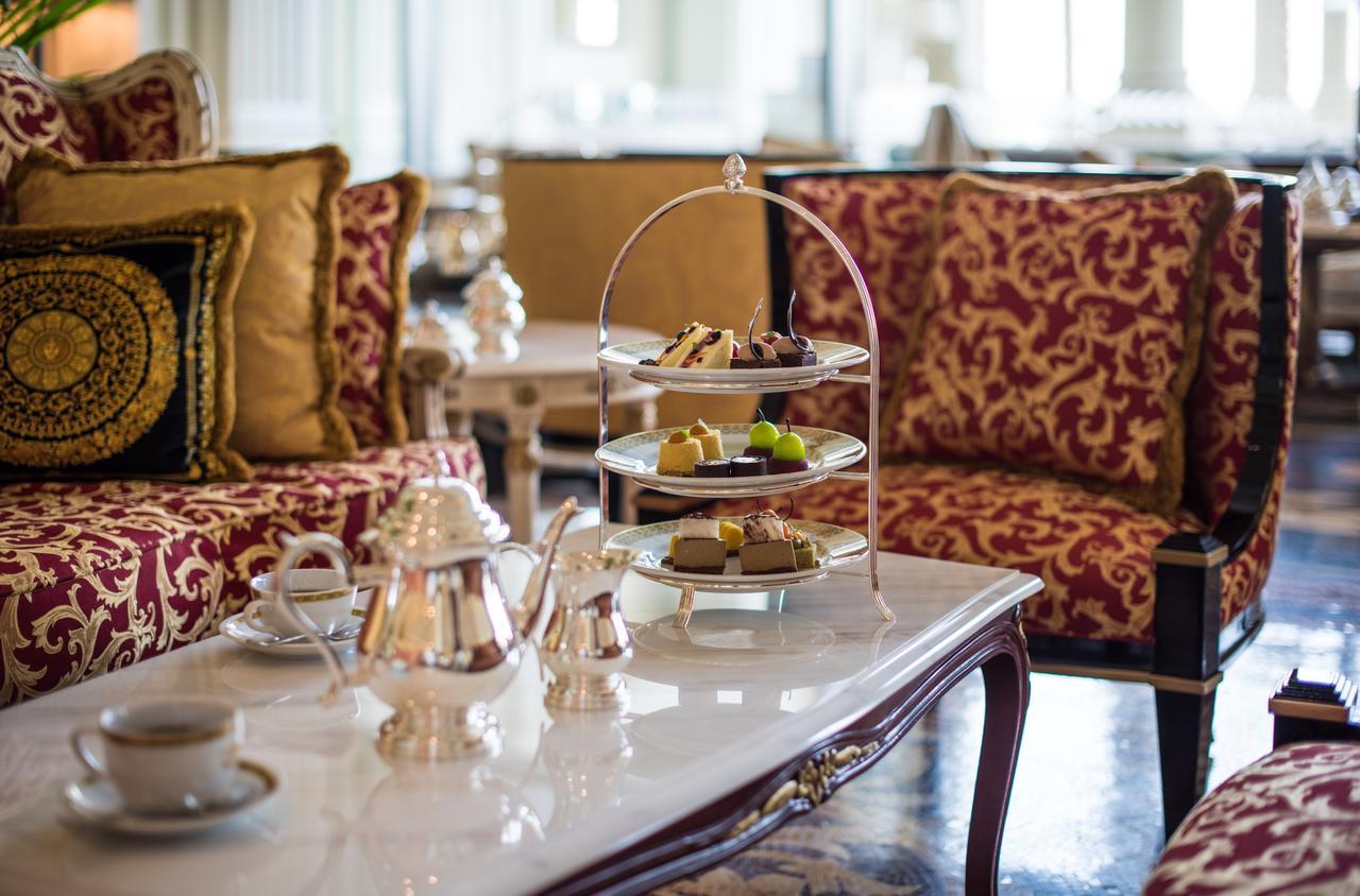 Palazzo Versace Дубай Екстериор снимка Afternoon tea at the Taj Mahal Palace, Mumbai