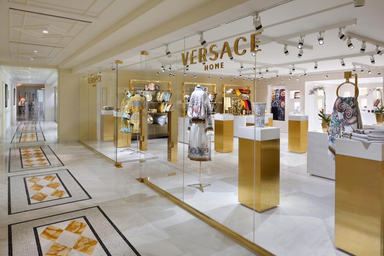 Palazzo Versace Дубай Екстериор снимка Versace Home store in the Wynn Las Vegas